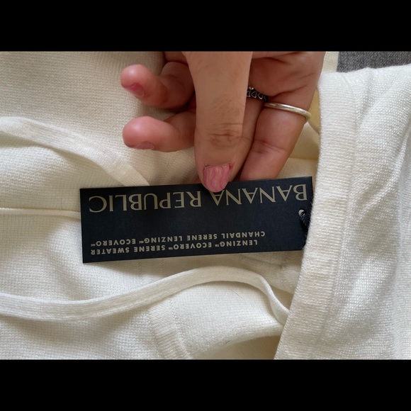 BNWT Banana Republic Serene Sweater - Picture 3 of 3